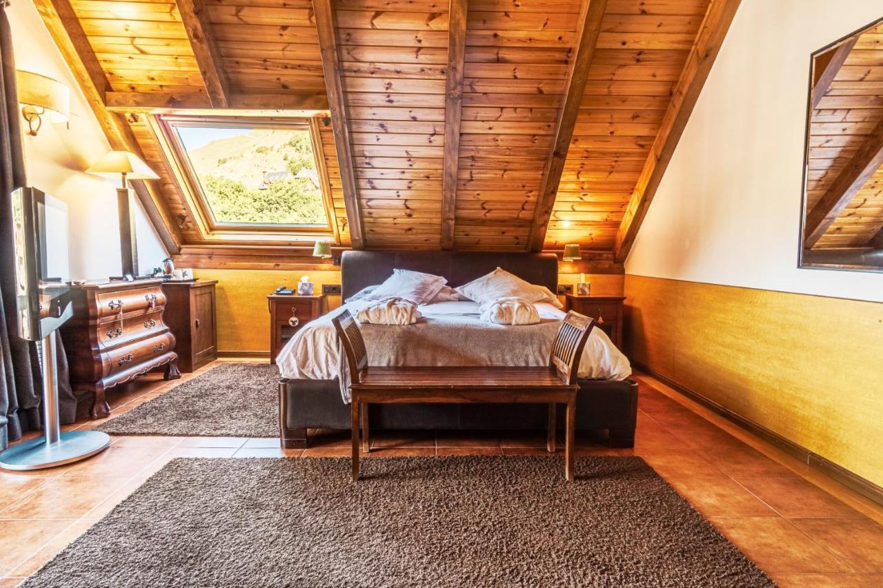 Mauberme Mountain Boutique Hotel Salardú Exteriör bild