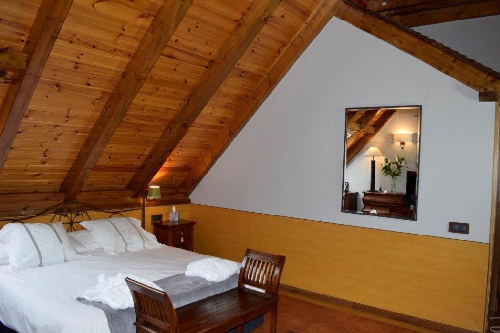 Mauberme Mountain Boutique Hotel Salardú Exteriör bild