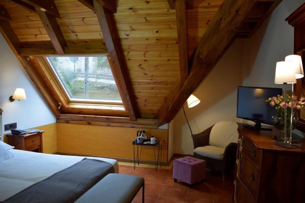 Mauberme Mountain Boutique Hotel Salardú Exteriör bild