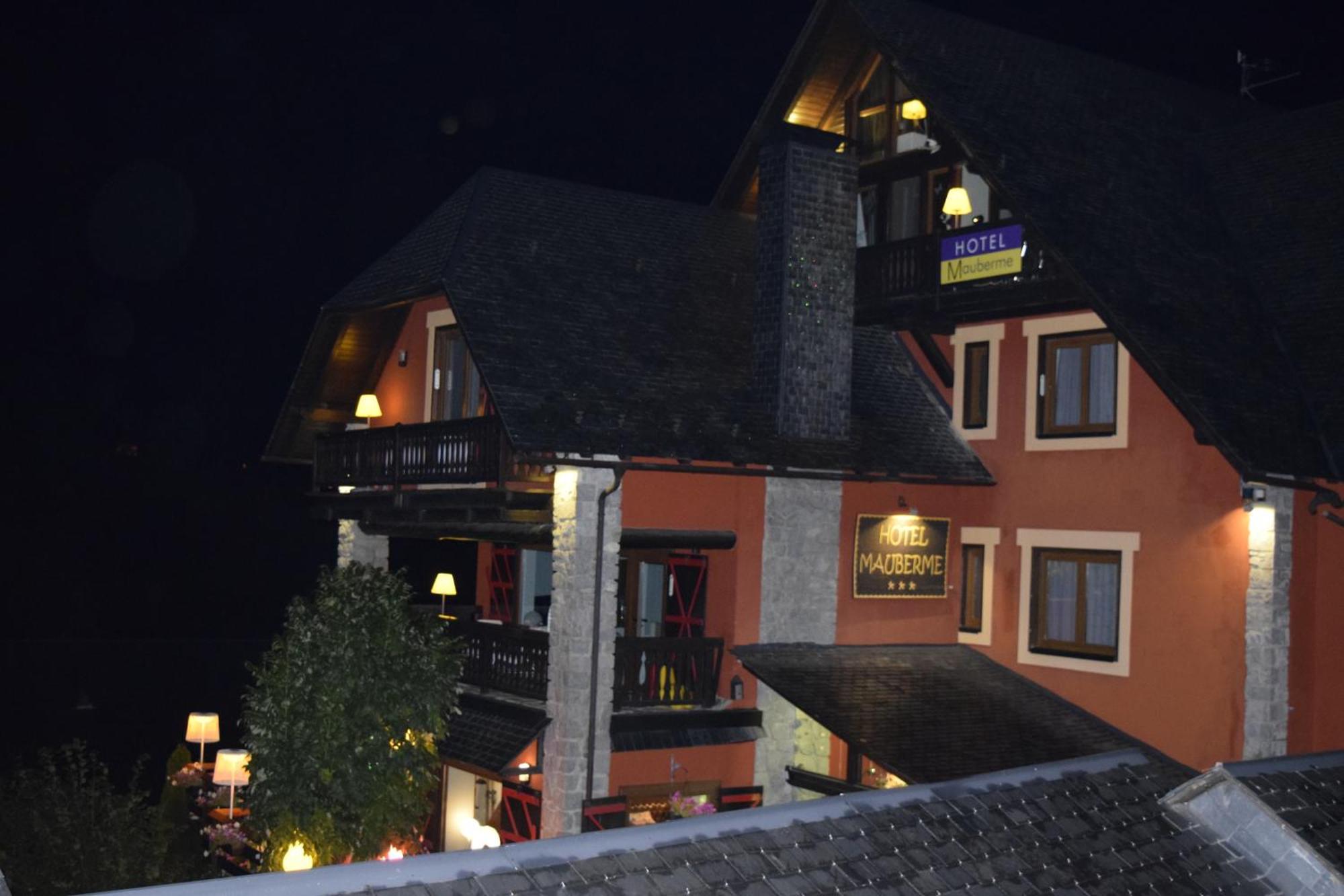 Mauberme Mountain Boutique Hotel Salardú Exteriör bild
