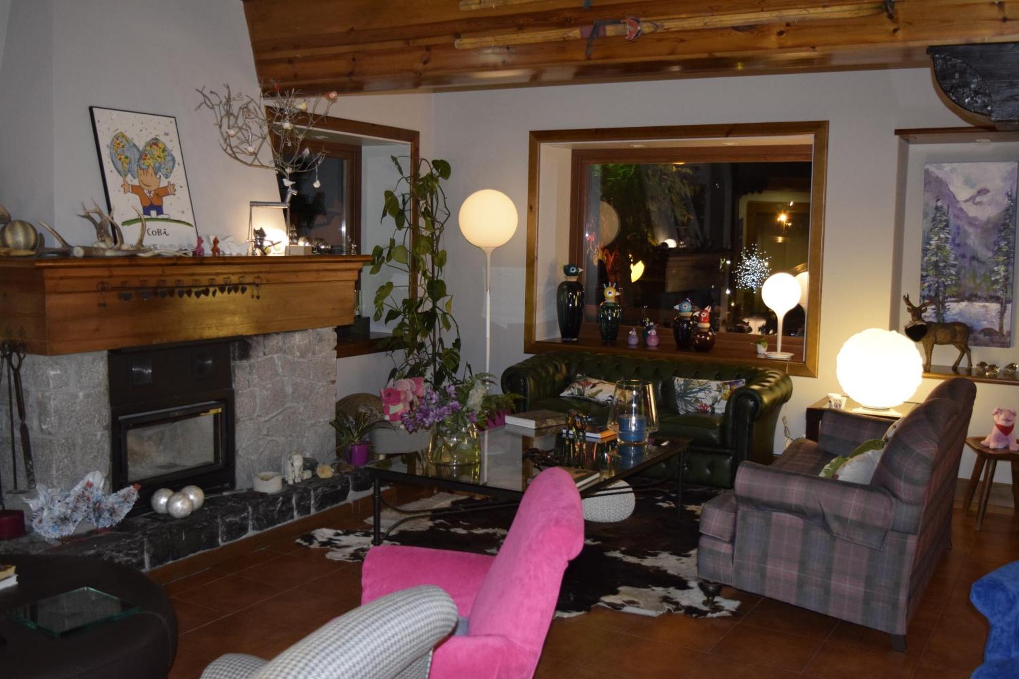 Mauberme Mountain Boutique Hotel Salardú Exteriör bild