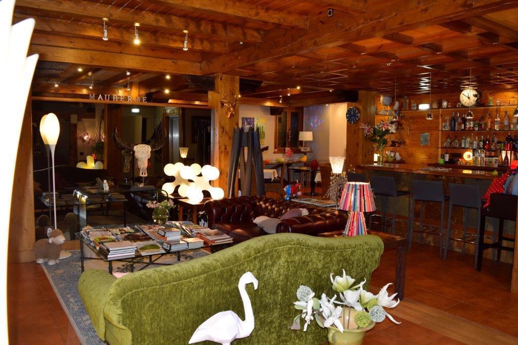 Mauberme Mountain Boutique Hotel Salardú Exteriör bild